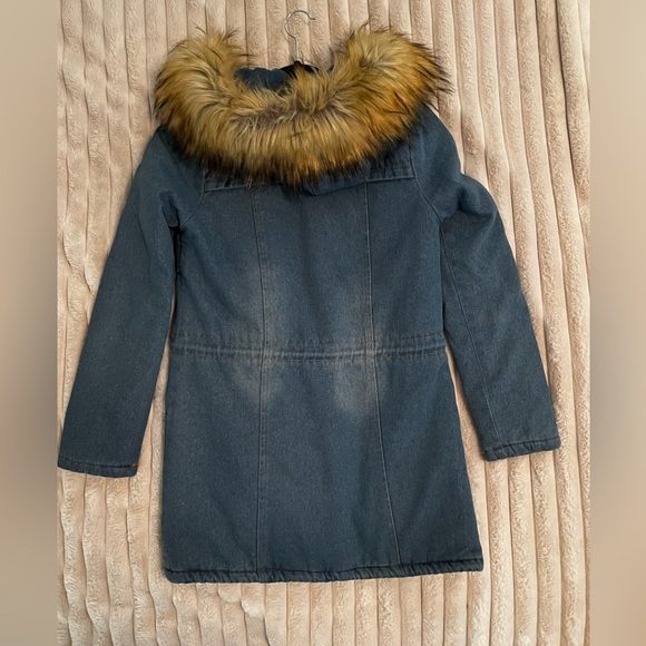 Very Warm Jean Coat with Quilted Lining & Detachable Faux Fur Hood! - Picture 7 of 10